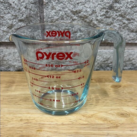 Pyrex Other - PYREX 2 Cup 1/2 Litre 500 ml Glass Measuring Cup L Handle Red